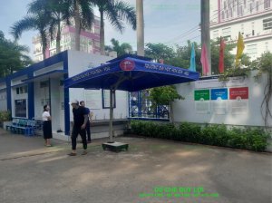 Giao Hàng, Lắp Đặt 150 Bộ Dù Lệch Tâm Vuông 2 Tầng 3x3m In Logo Trường Đại Học Hoa Sen – HSU Tặng Các Trường THPT Tại Bình Dương, Đồng Nai, Bà Rịa – Vũng Tàu, Long An Và Khánh Hòa
