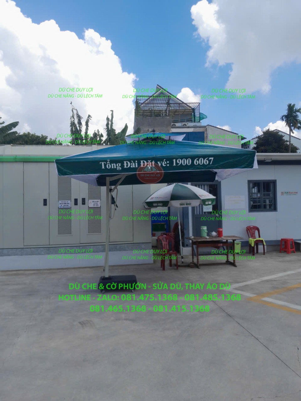 D&ugrave; che ngo&agrave;i trời in tổng đ&agrave;i đặt v&eacute; Phương Trang ph&iacute;a trước khu vực phục vụ kh&aacute;ch.